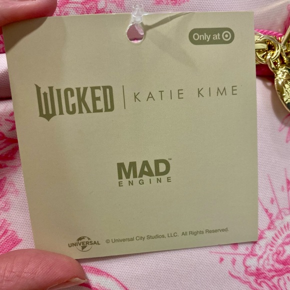 Full Set! Wicked x Katie Kime Pajamas, makeup case & + - Picture 13 of 14